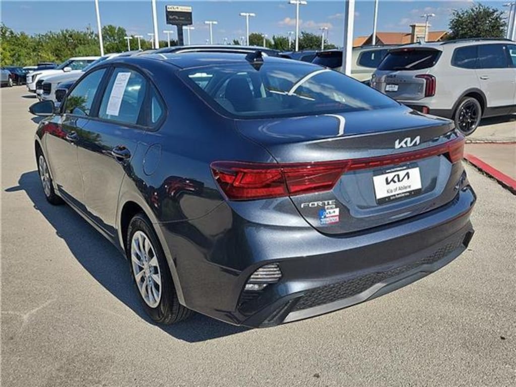 Used 2024 KIA Forte LX (IVT) Sedan