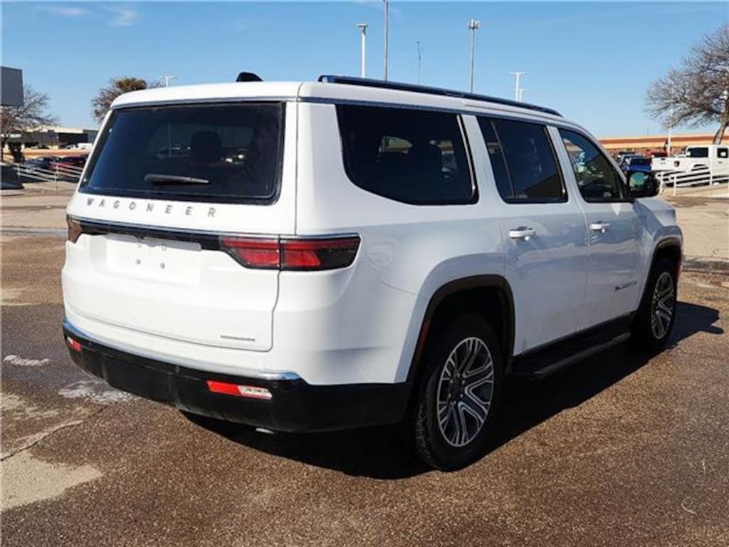 Used 2024 Jeep Wagoneer Series II 4x2