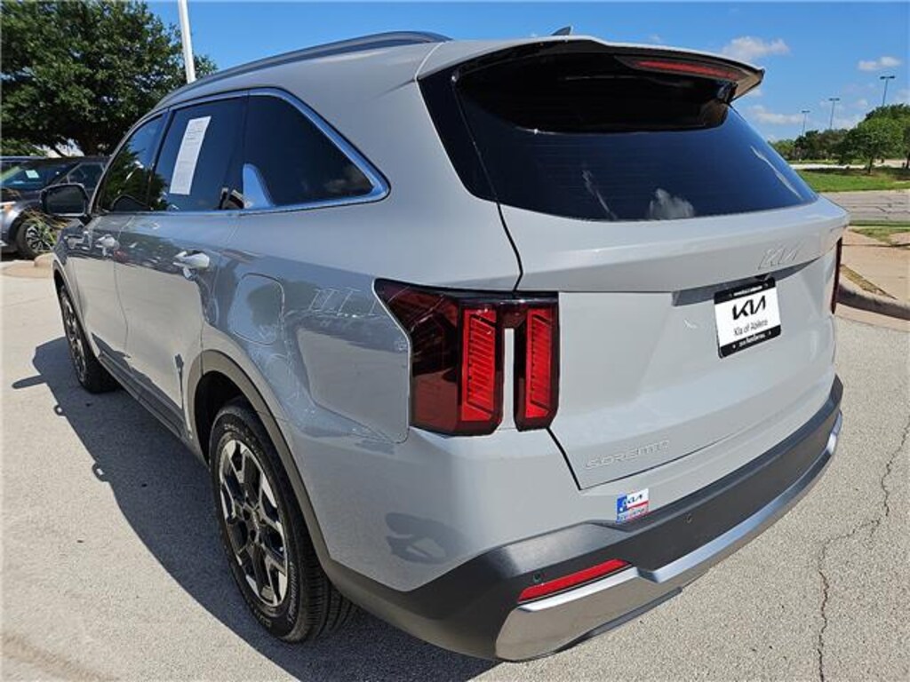 Used 2025 KIA Sorento S Front-Wheel Drive