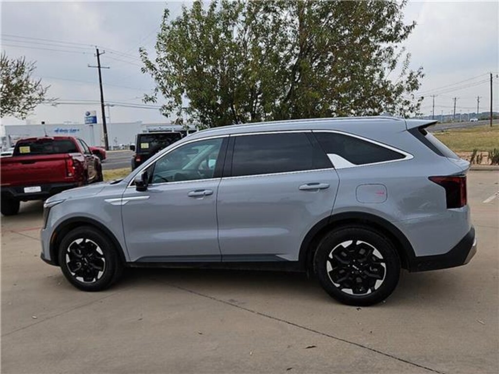 Used 2025 KIA Sorento S Front-Wheel Drive