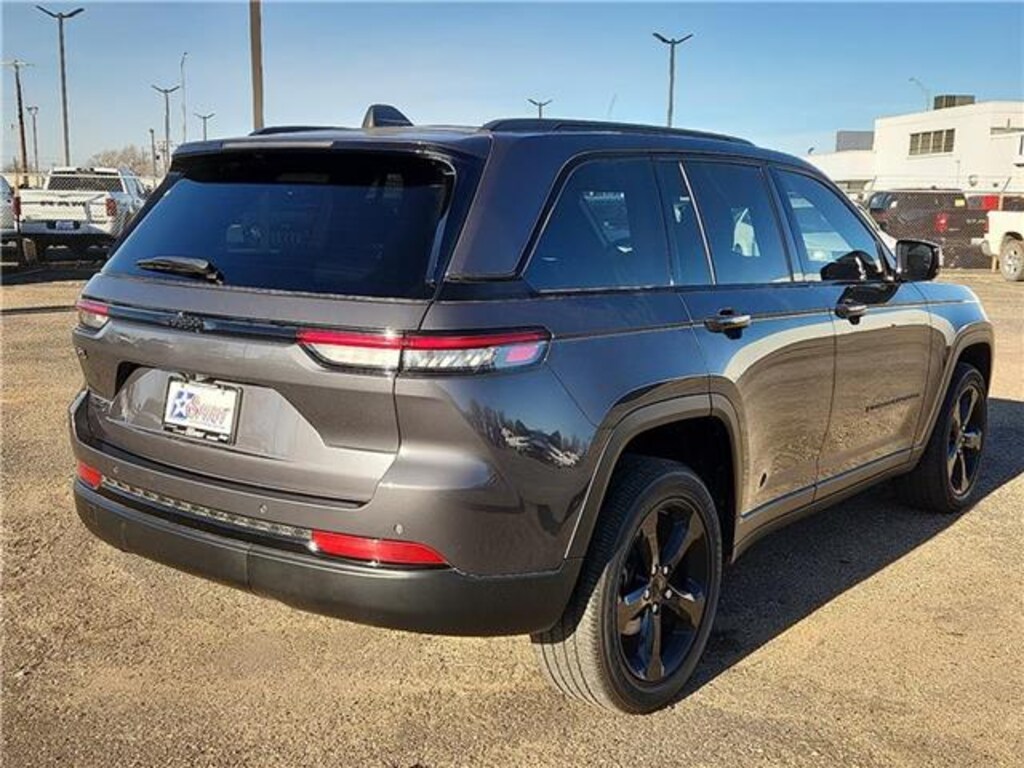 Used 2023 Jeep Grand Cherokee Altitude 4x4