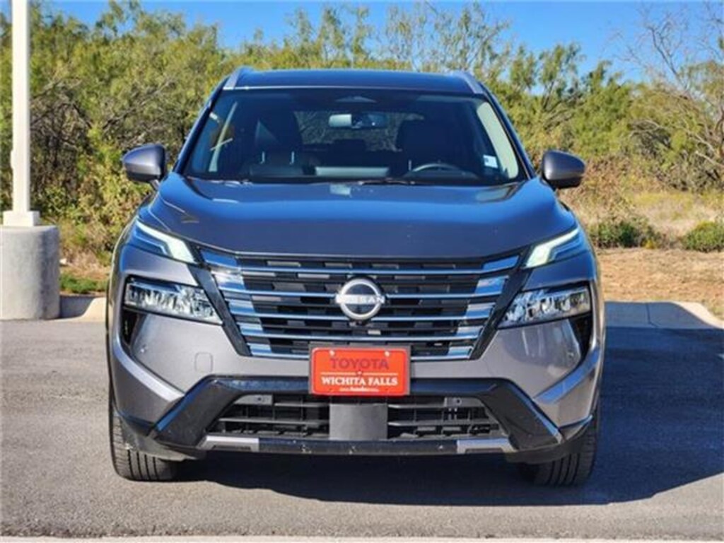 Used 2025 Nissan Rogue Platinum Front-Wheel Drive