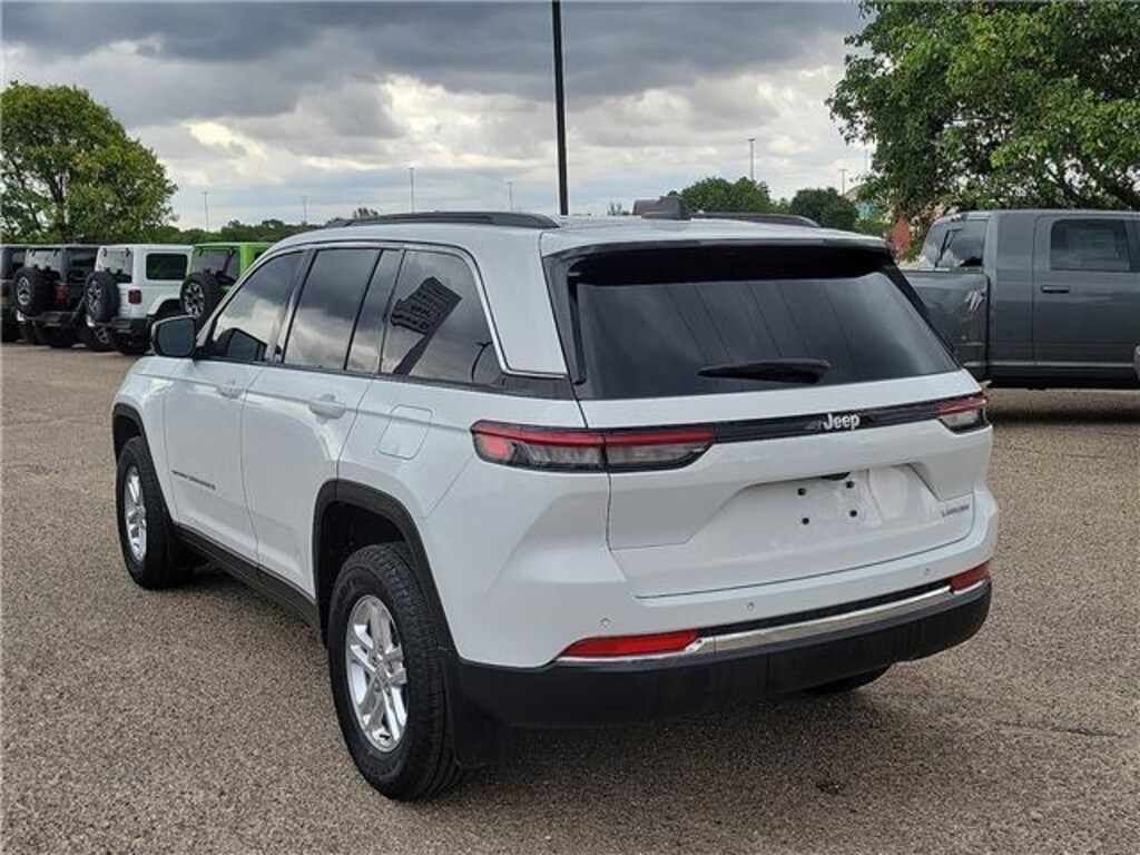 Used 2025 Jeep Grand Cherokee Laredo 4x2