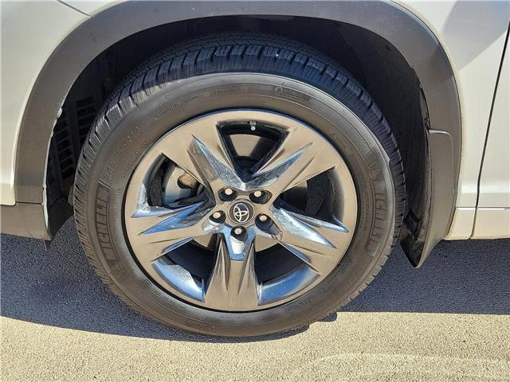 Used 2018 Toyota Highlander Hybrid Limited Platinum V6 All-wheel Drive