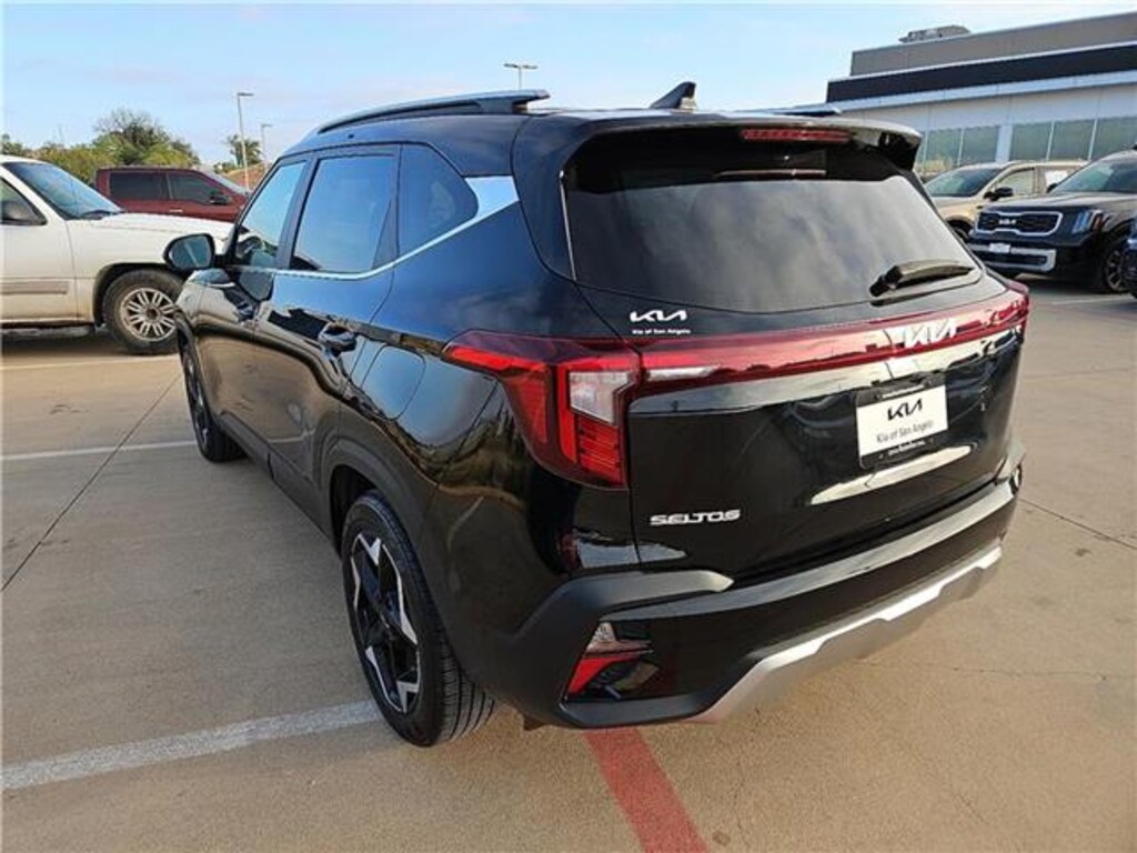 Used 2024 KIA Seltos EX (IVT) Front-Wheel Drive