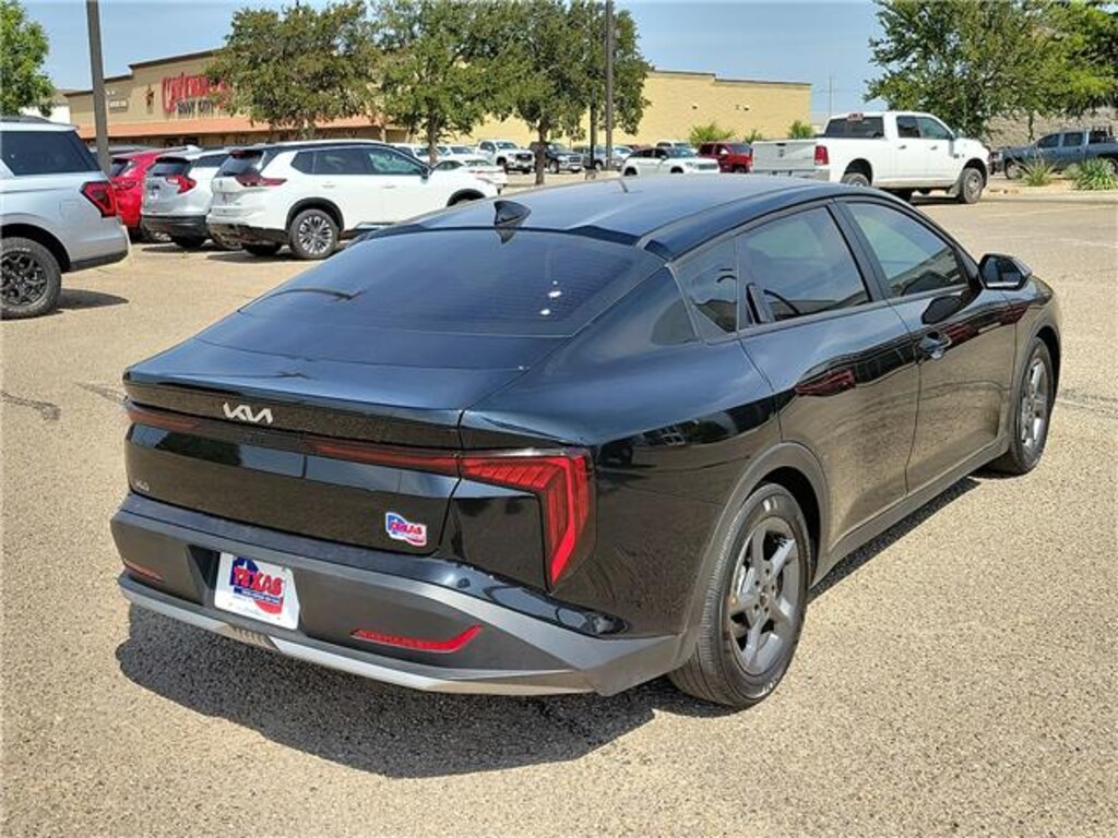 Used 2025 KIA K4 LX