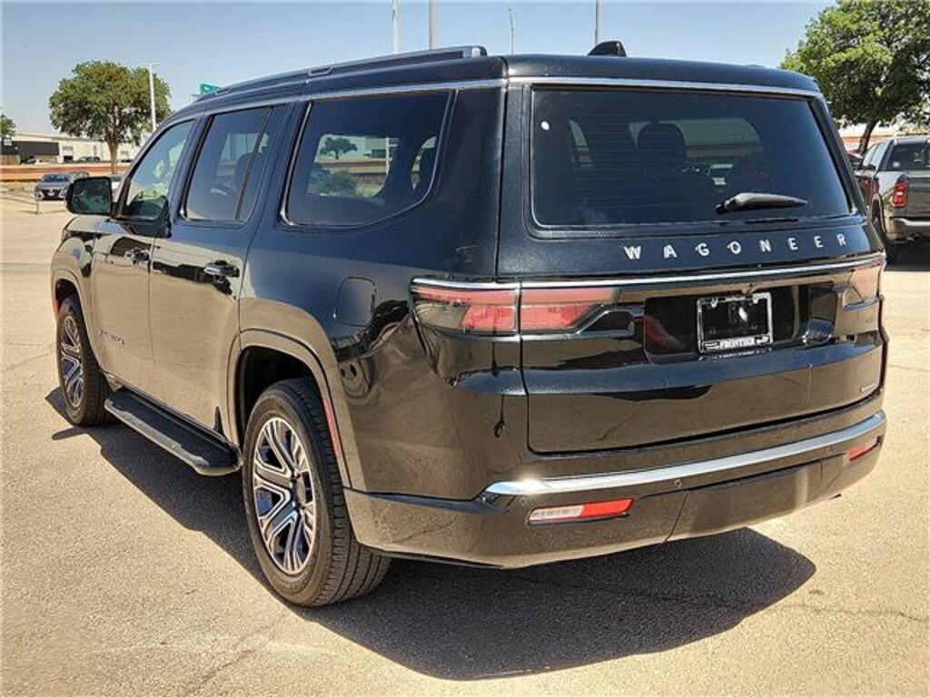Used 2024 Jeep Wagoneer Series II 4x2