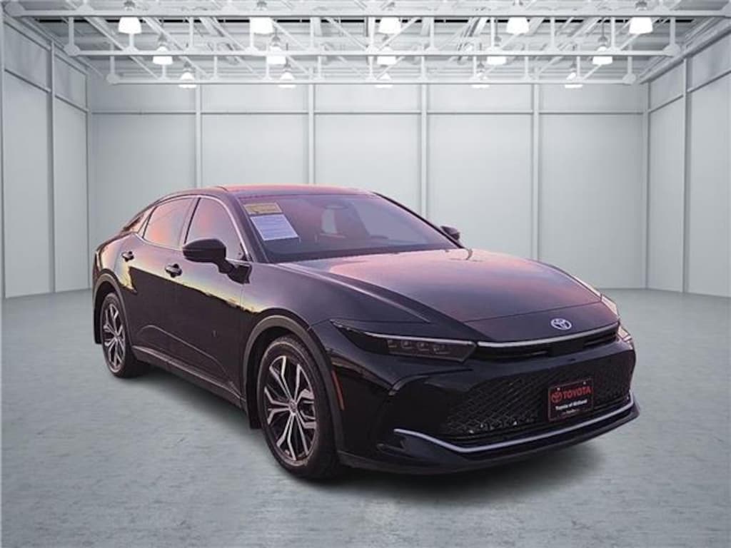 Used 2023 Toyota Crown Limited