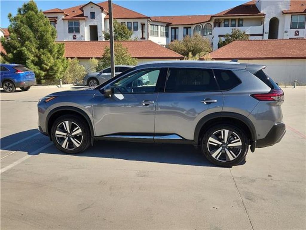 Used 2023 Nissan Rogue SL