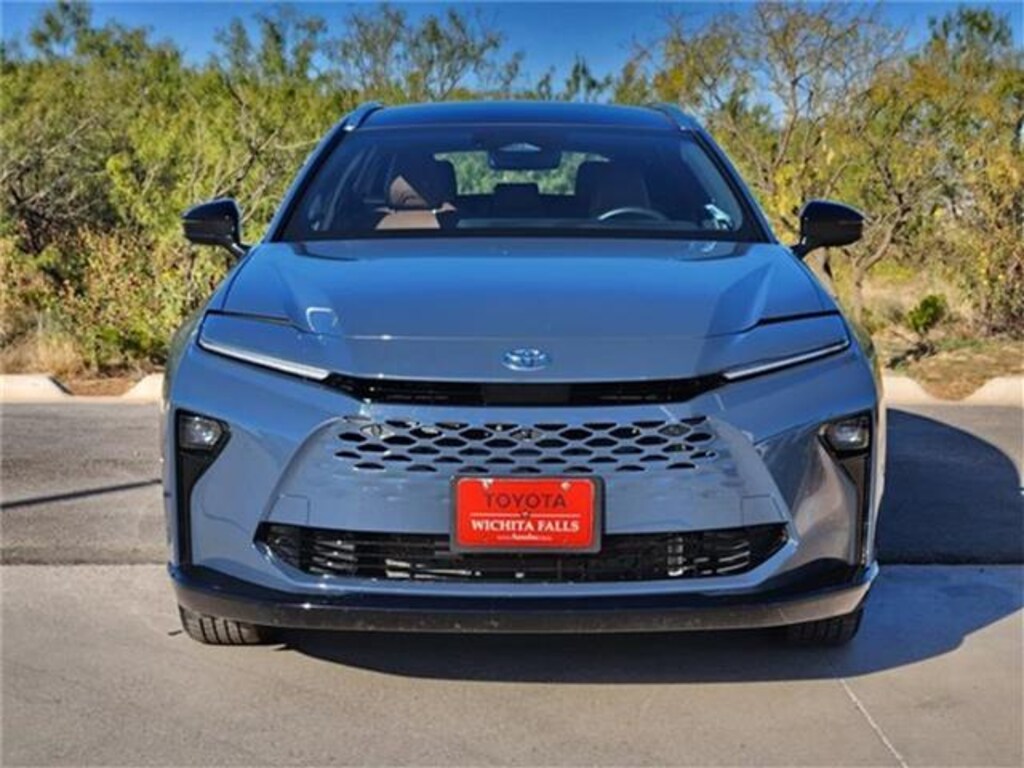 Used 2025 Toyota Crown Signia Limited