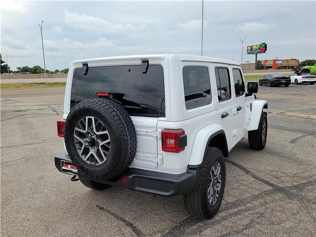 2025 Jeep Wrangler Sahara photo 4