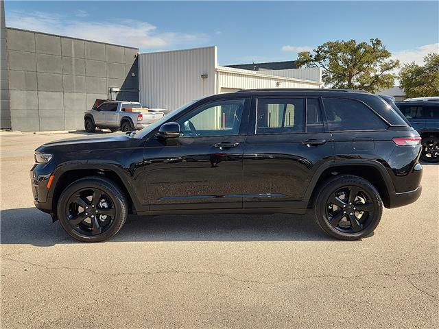 Used 2024 Jeep Grand Cherokee Laredo 4x4