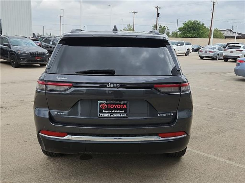 Used 2022 Jeep Grand Cherokee Limited 4x4