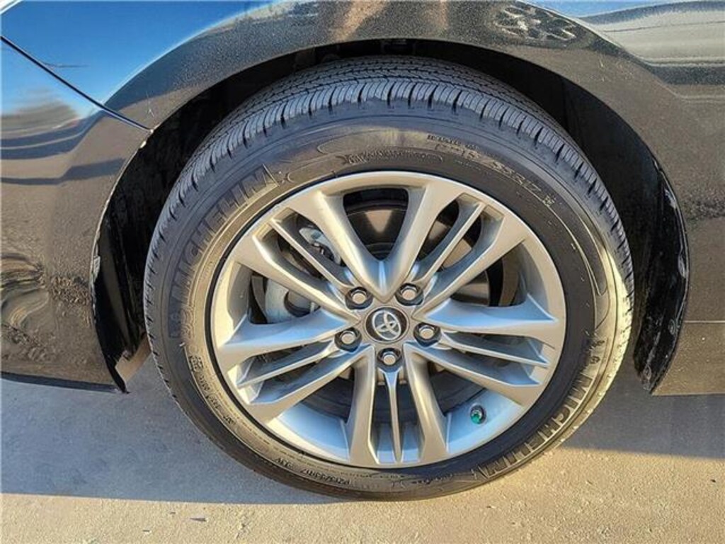 Used 2016 Toyota Camry SE Sedan