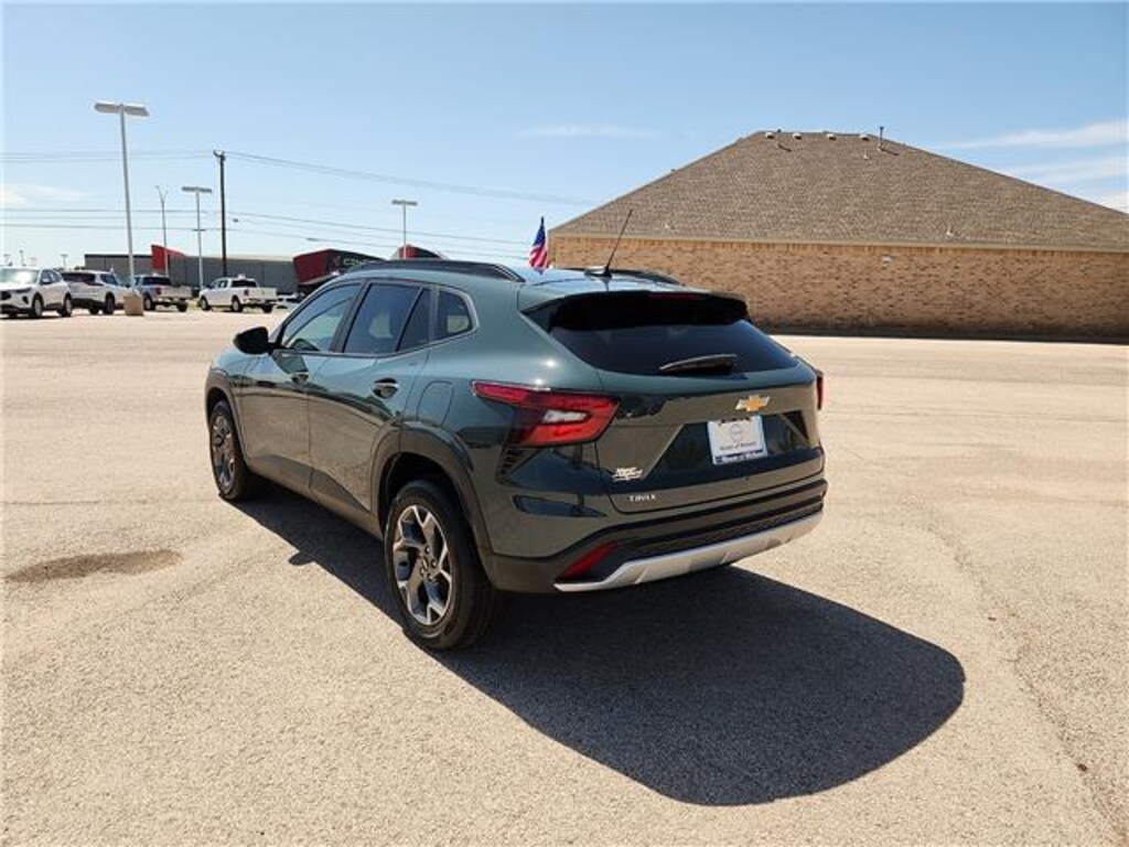 Used 2025 Chevrolet Trax LT Front-Wheel Drive