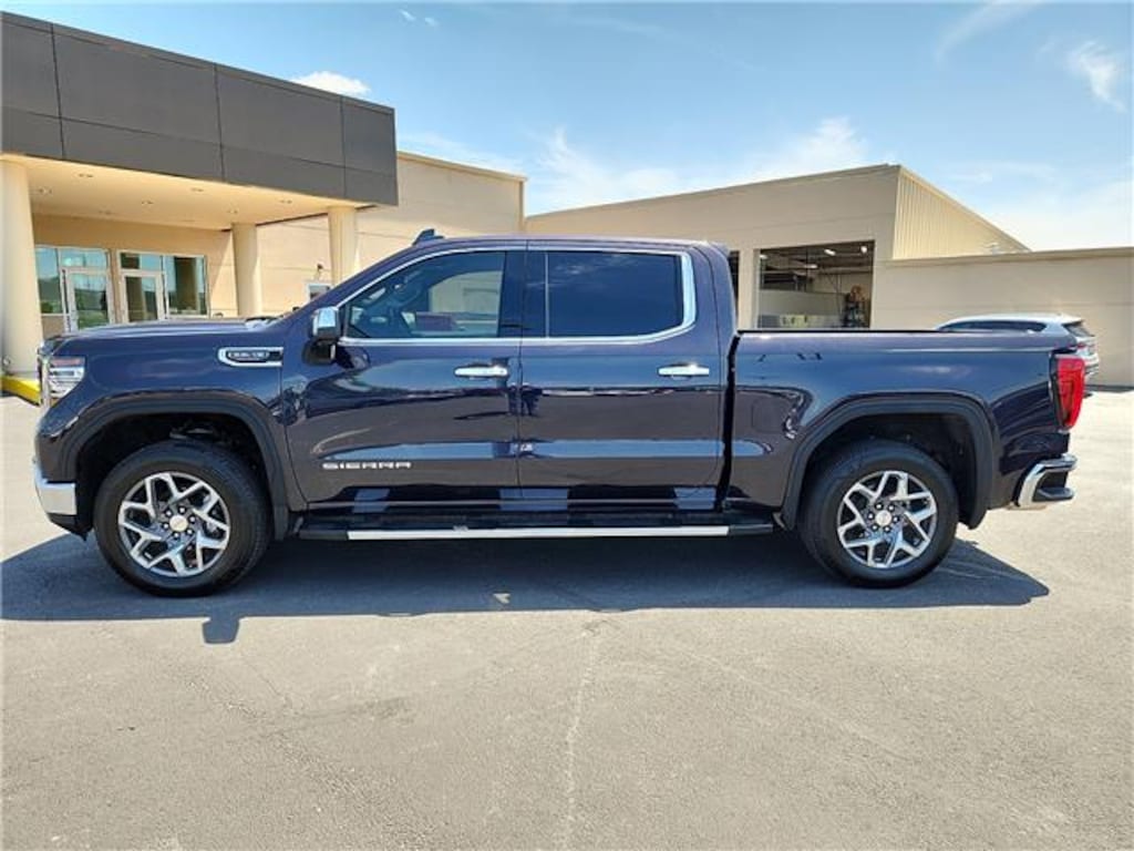 Used 2022 GMC Sierra 1500 SLT 4x2 Crew Cab 5.75 ft. box 147.4 in. WB