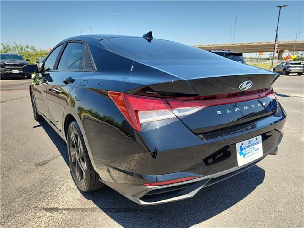 Used 2023 Hyundai Elantra SEL (IVT) Sedan