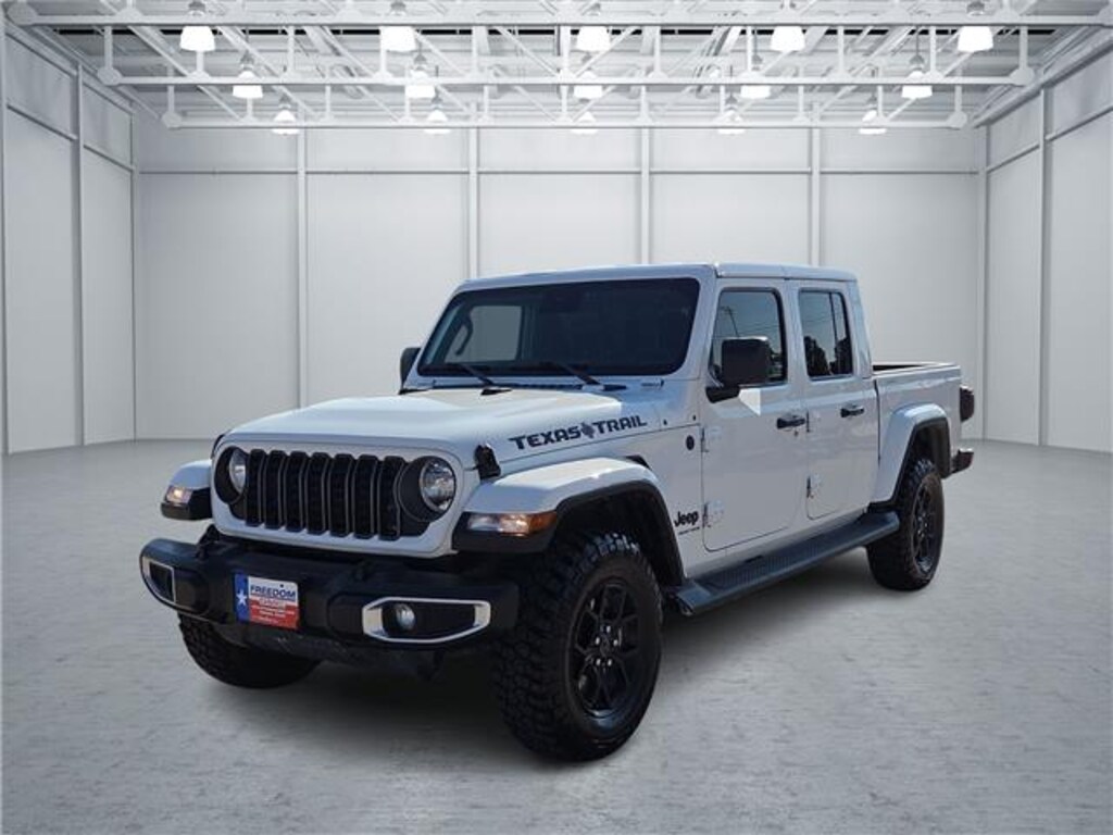 Used 2025 Jeep Gladiator Sport 4x4 Crew Cab 5 ft. box