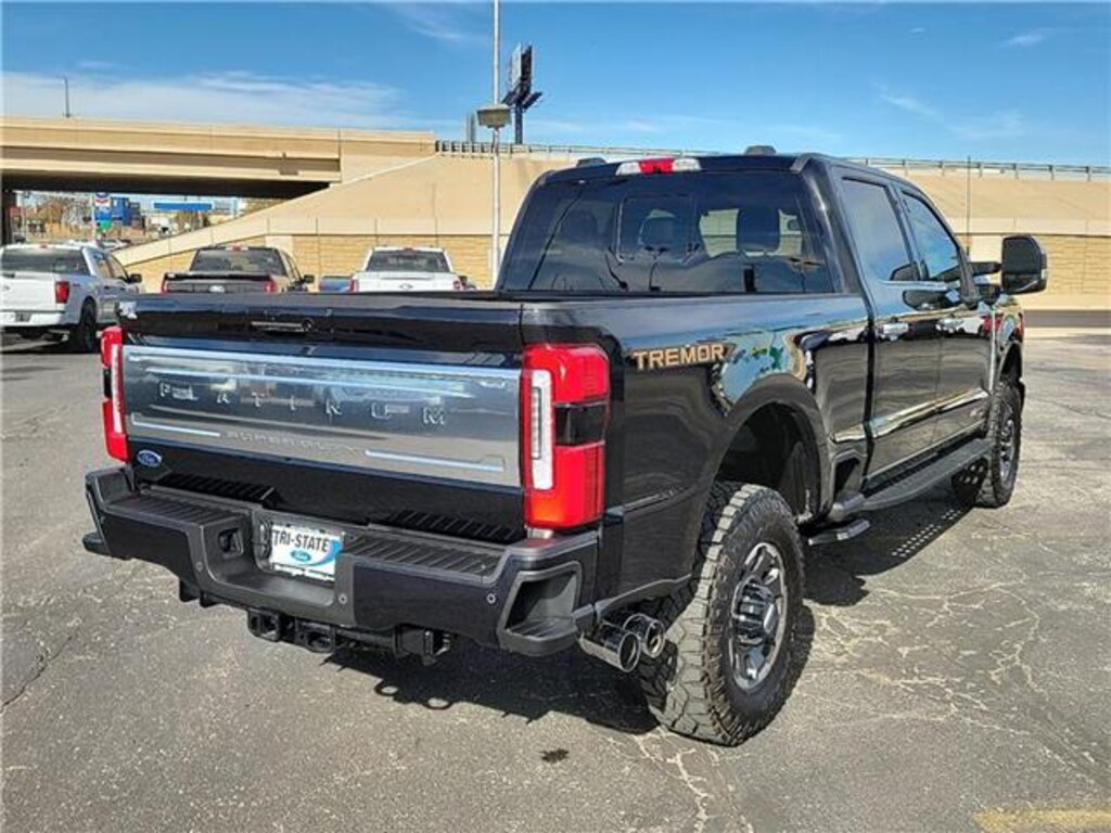 Used 2024 Ford F-250 Platinum 4x4 Crew Cab 6.75 ft. box 160 in. WB SRW Sedan
