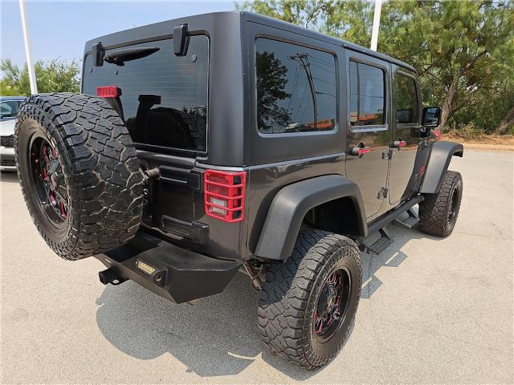 Used 2017 Jeep Wrangler Unlimited Sport 4x4