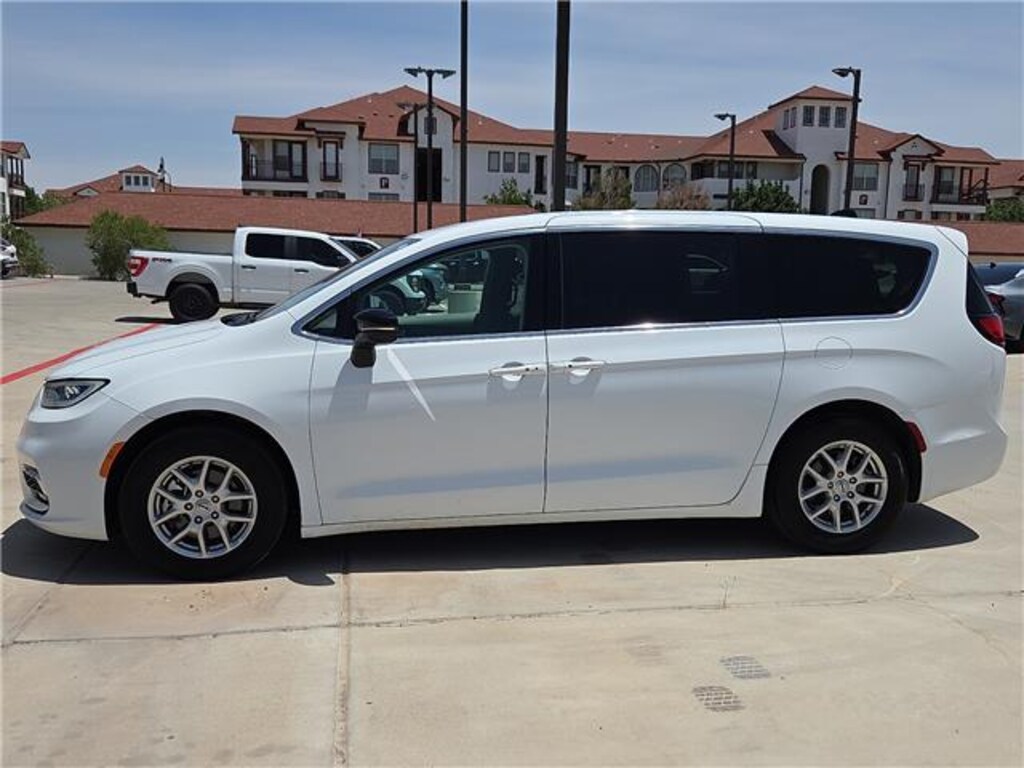 Used 2024 Chrysler Pacifica Touring L Front-Wheel Drive Passenger Van