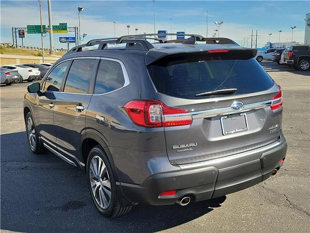 2022 Subaru Ascent Touring photo 3