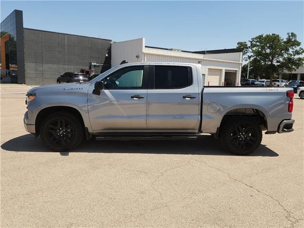 Used 2023 Chevrolet Silverado 1500 Custom 4x4 Crew Cab 5.75 ft. box 147.4 in. WB