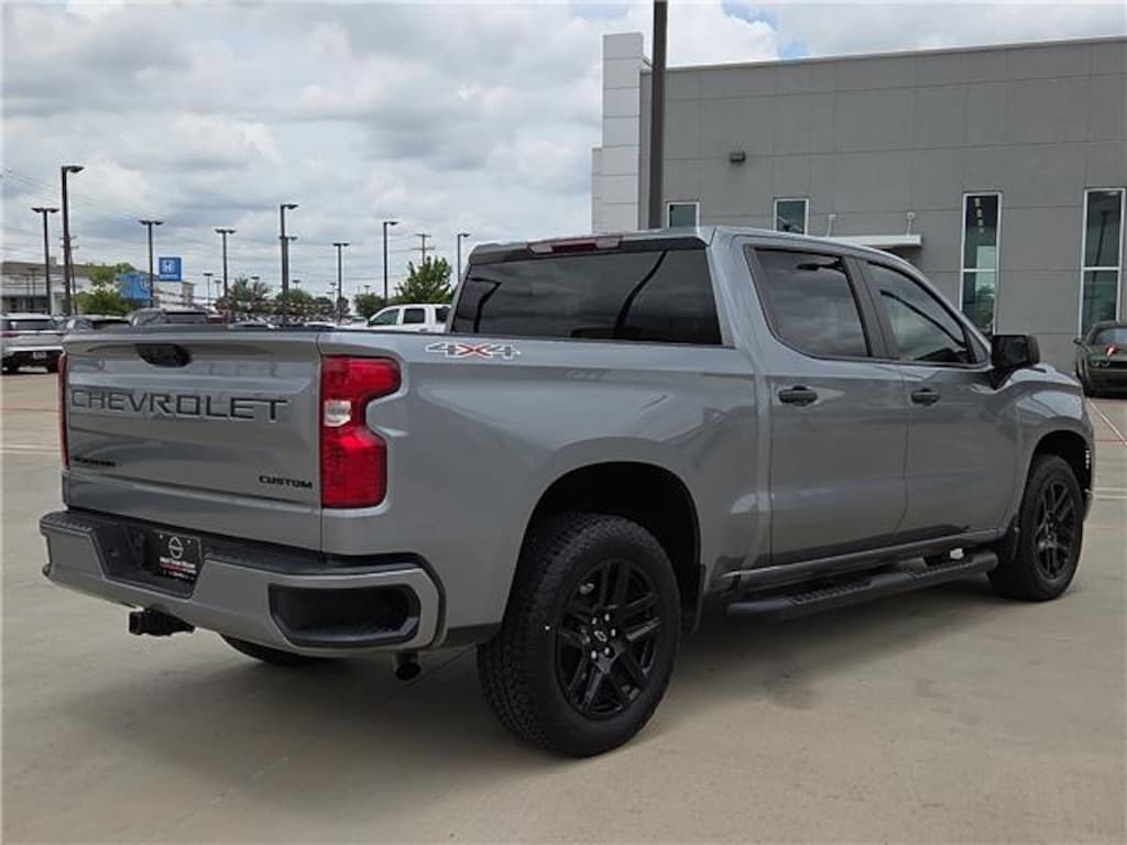 Used 2024 Chevrolet Silverado 1500 Custom 4x4 Crew Cab 5.75 ft. box 147.4 in. WB