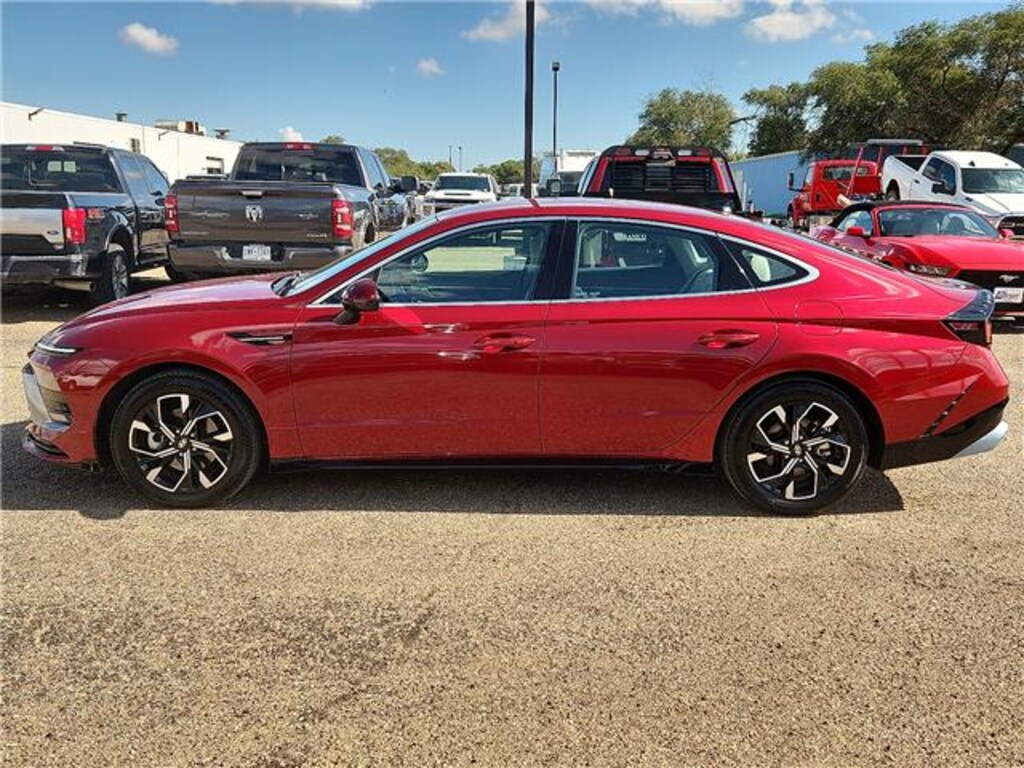 Used 2025 Hyundai Sonata SEL Front-Wheel Drive Sedan
