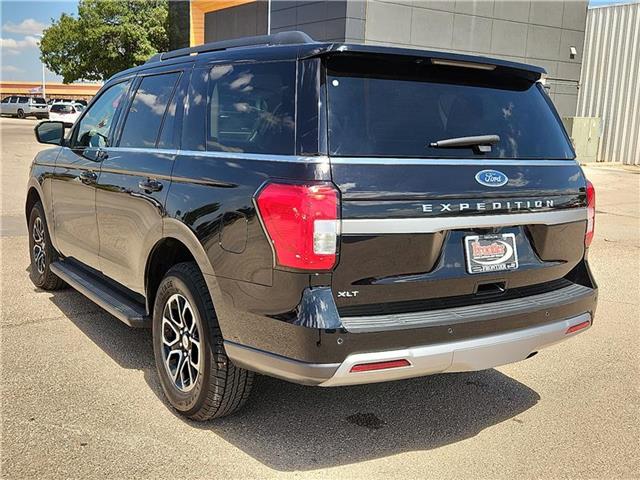 2024 Ford Expedition XLT photo 2