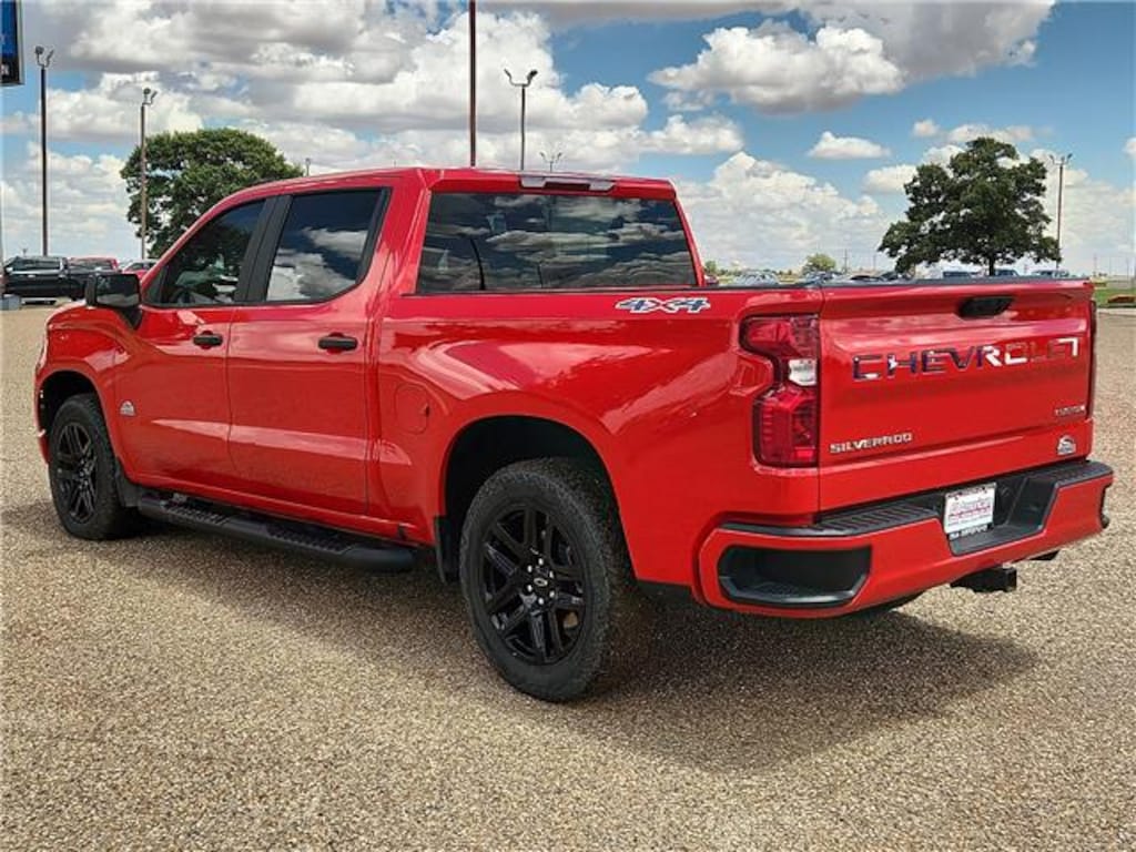 Used 2025 Chevrolet Silverado 1500 Custom 4x4 Crew Cab 5.75 ft. box 147.4 in. WB