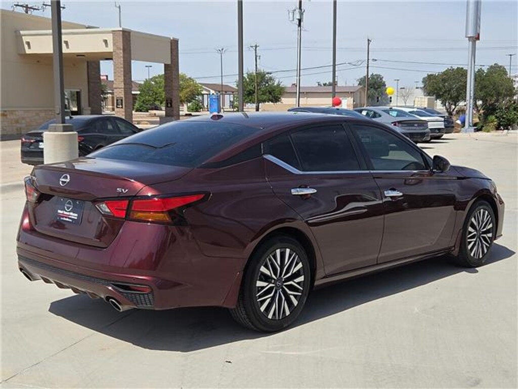 Used 2024 Nissan Altima 2.5 SV