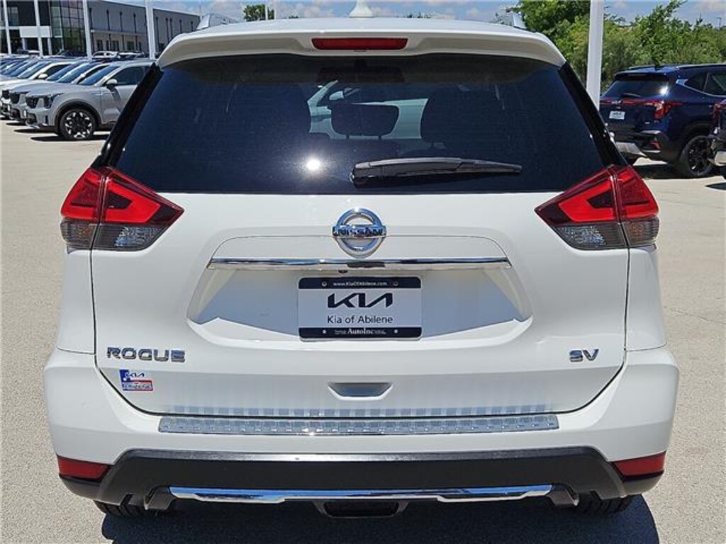 Used 2017 Nissan Rogue SV Front-wheel Drive