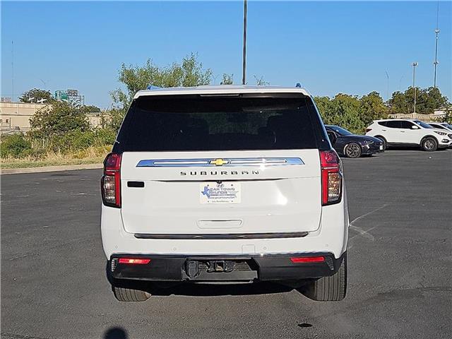 2024 Chevrolet Suburban LS photo 3