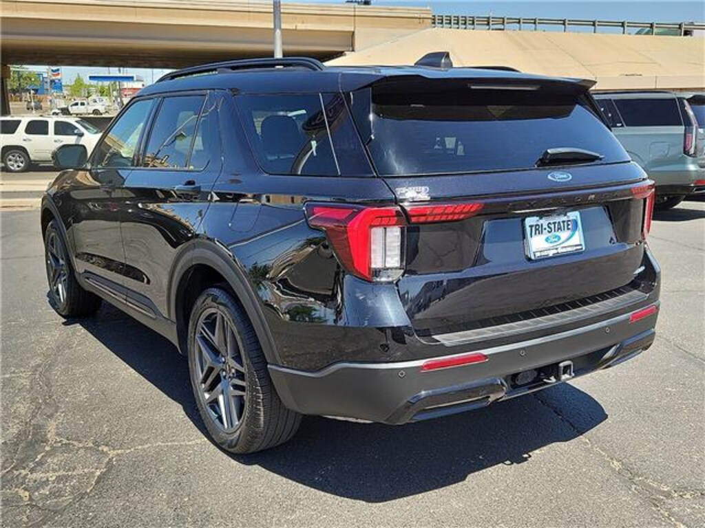 Used 2025 Ford Explorer ST-Line 4x4