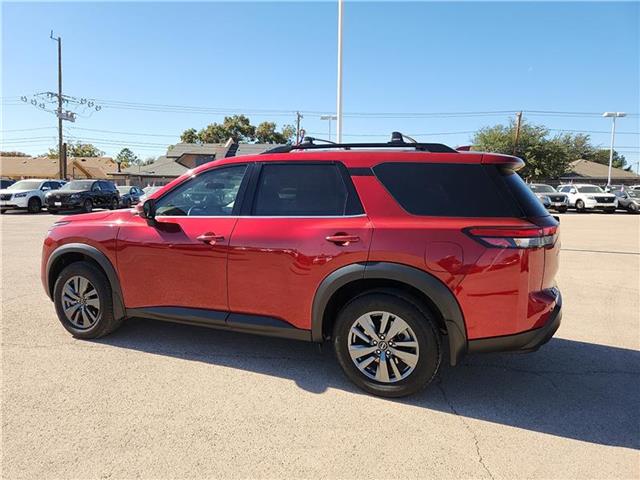 2024 Nissan Pathfinder SV photo 2