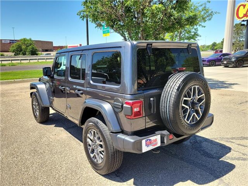 Used 2025 Jeep Wrangler Sahara 4x4