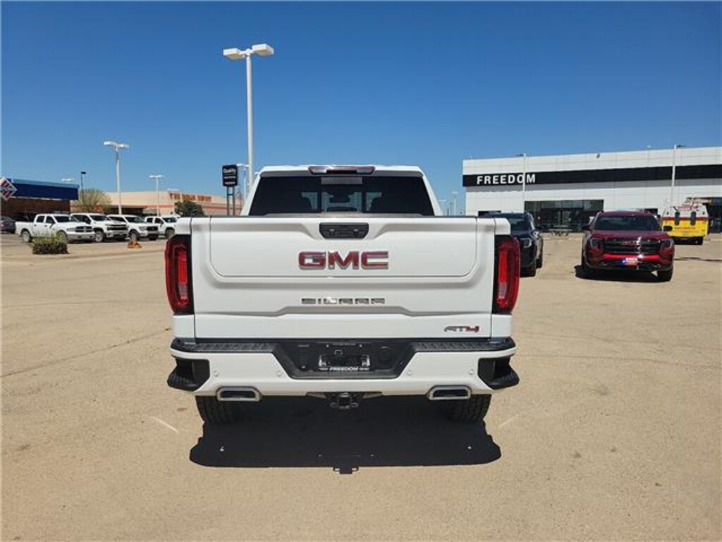 Used 2022 GMC Sierra 1500 AT4 4x4 Crew Cab 5.75 ft. box 147.4 in. WB