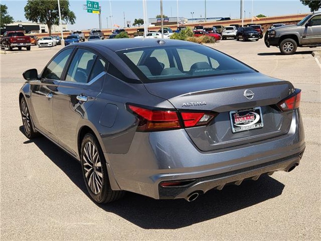 Used 2024 Nissan Altima 2.5 SV