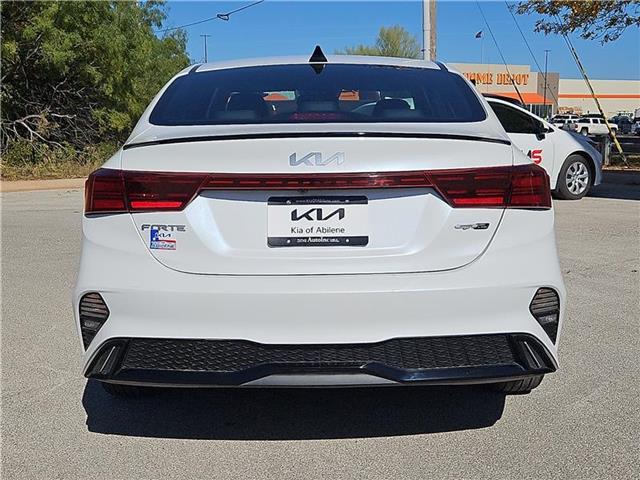 2023 Kia Forte GT-Line photo 4