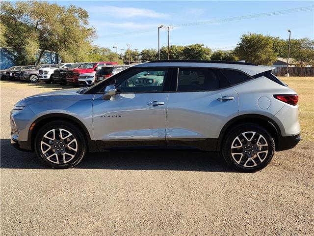 2025 Chevrolet Blazer RS photo 2