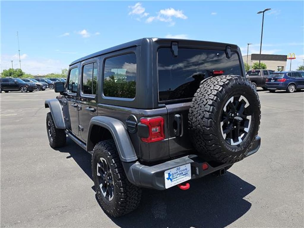 Used 2025 Jeep Wrangler Rubicon 4x4