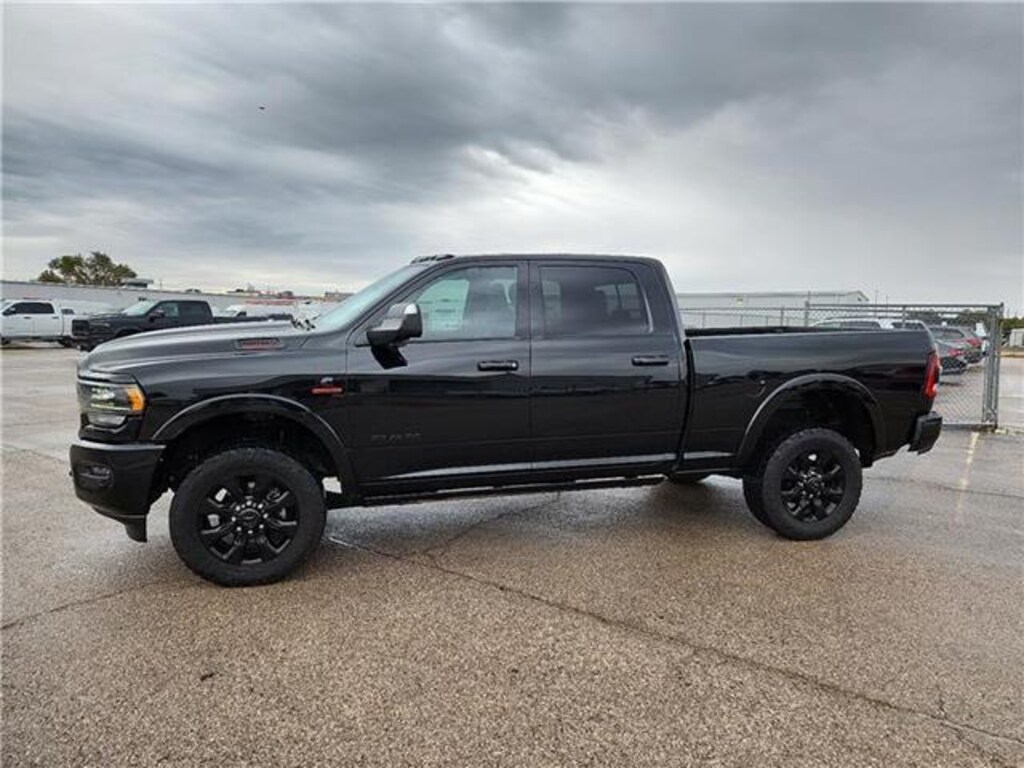 Used 2022 RAM 3500 Limited 4x4 Crew Cab 6.3 ft. box 149.5 in. WB SRW