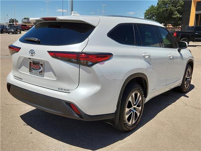 2022 Toyota Highlander XLE photo 4