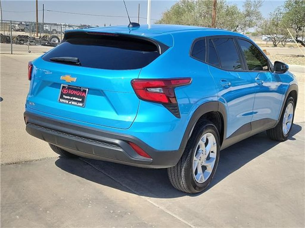 Used 2025 Chevrolet Trax LS Front-Wheel Drive