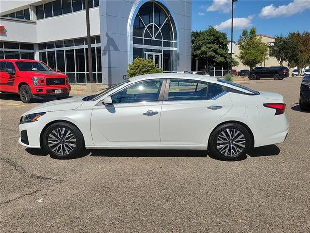 2023 Nissan Altima 2.5 SV photo 2