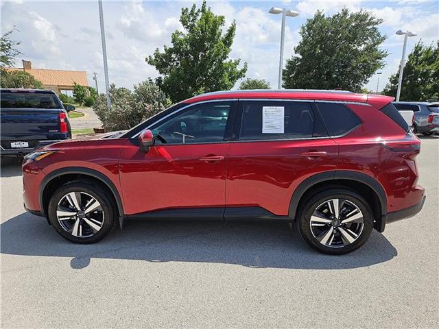 2024 Nissan Rogue SL photo 2