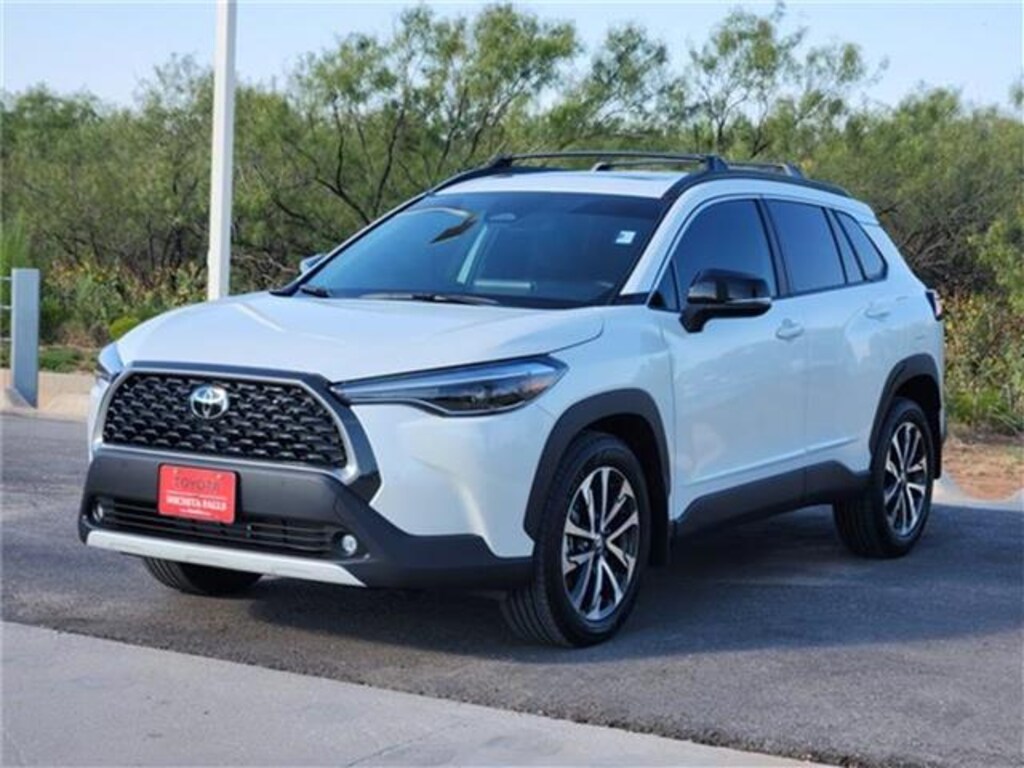 Used 2025 Toyota Corolla Cross XLE