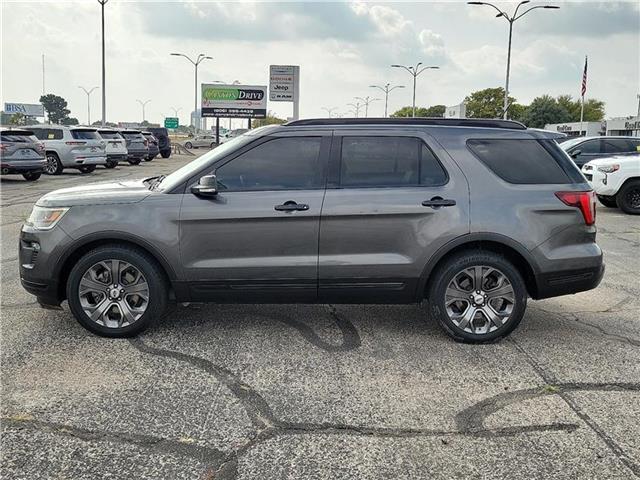 2018 Ford Explorer Sport photo 2
