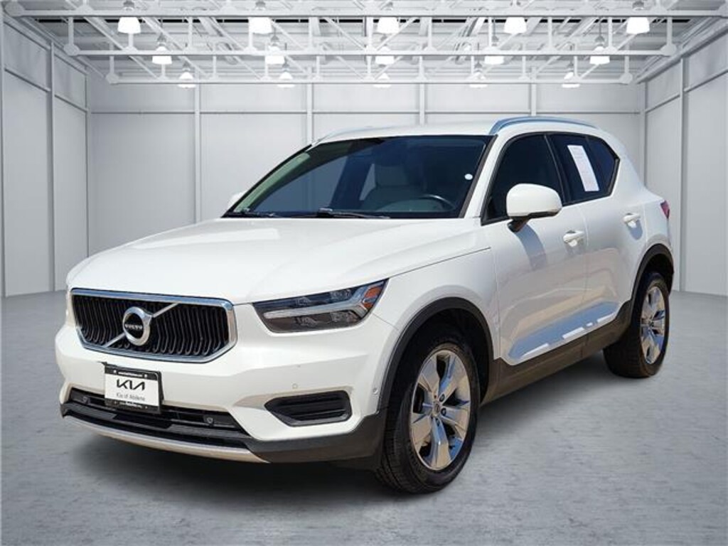 Used 2019 Volvo XC40 T4 Momentum Front-wheel Drive